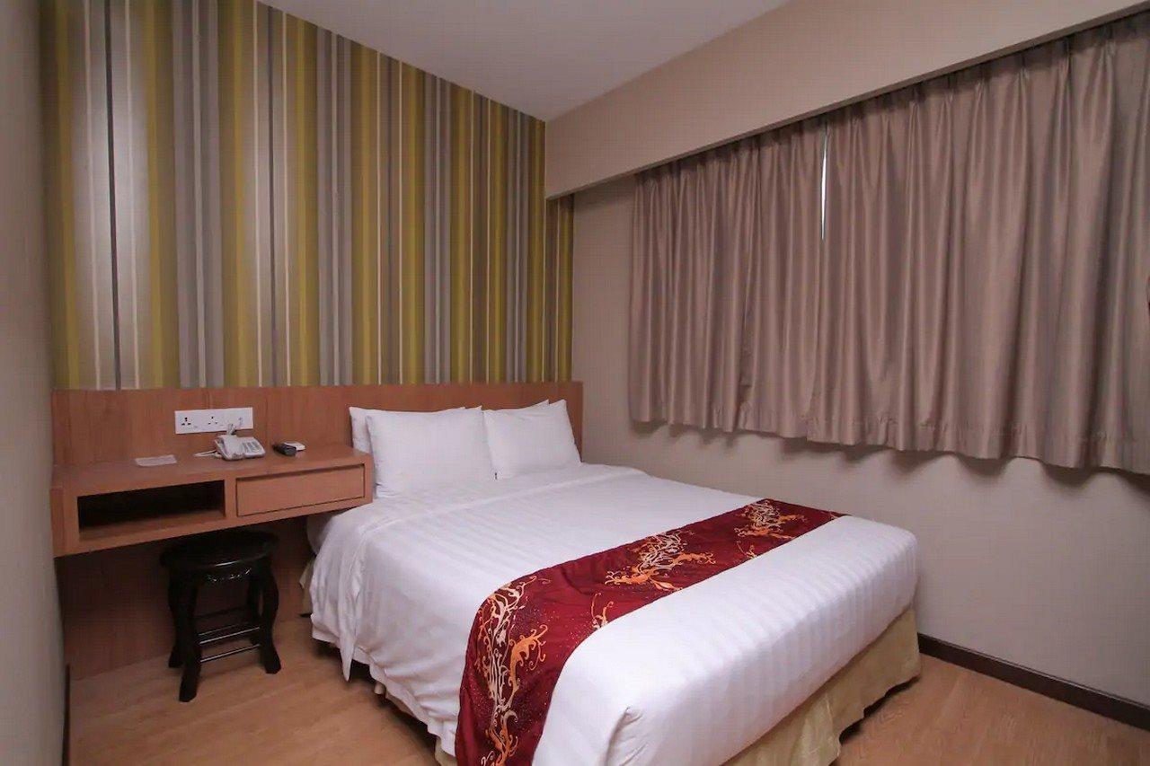 Likas Square Apartment Hotel Kota Kinabalu Esterno foto