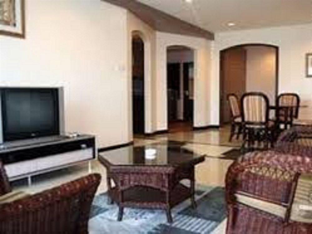 Likas Square Apartment Hotel Kota Kinabalu Esterno foto