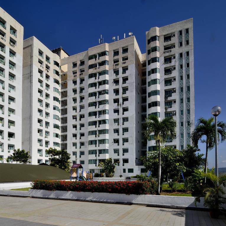 Likas Square Apartment Hotel Kota Kinabalu Esterno foto