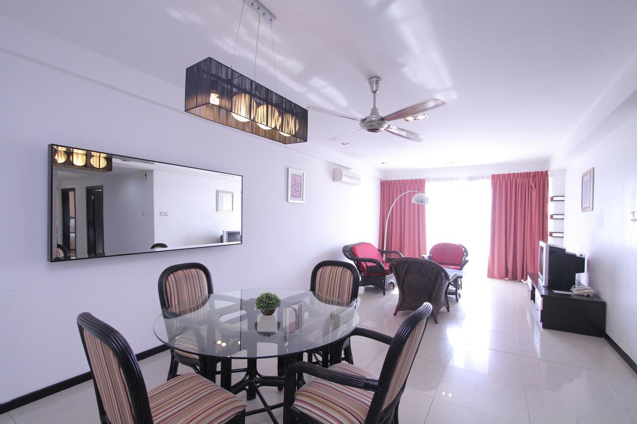 Likas Square Apartment Hotel Kota Kinabalu Esterno foto