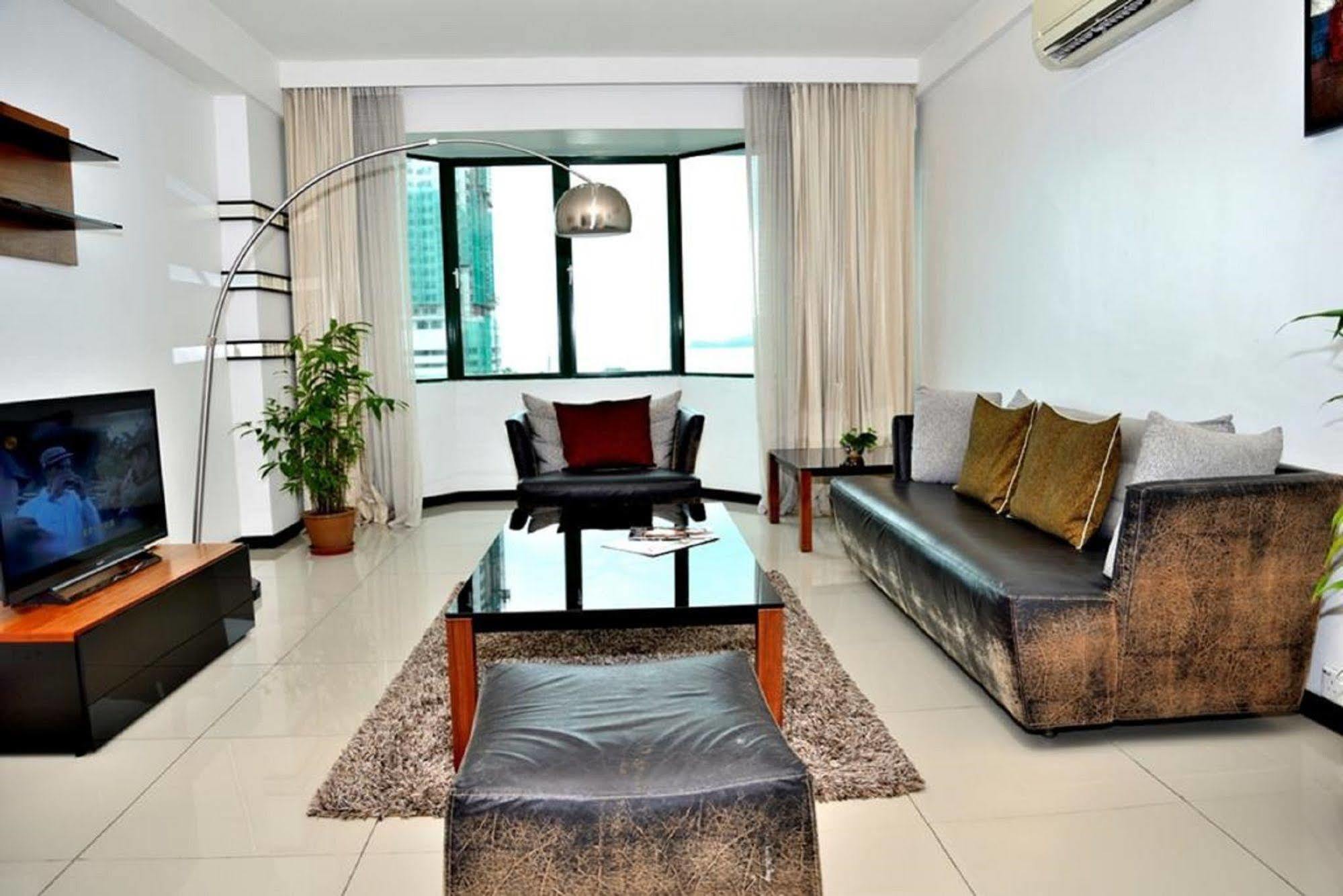 Likas Square Apartment Hotel Kota Kinabalu Esterno foto